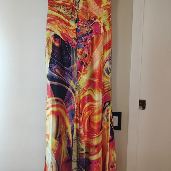 Multi color gown - Picture 2 of 11